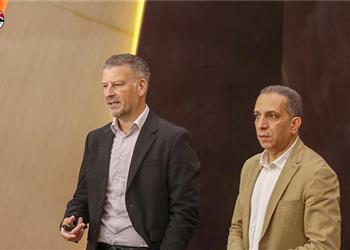 خاص كلاتنبرج يريد إسناد مباريات في المظاليم لـ أطقم نسائية ولجنة الحكام تحذره