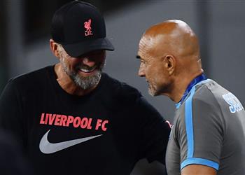 ماركا نابولي يخطط لتوجيه ضربة إلى ليفربول