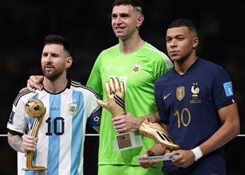 من أجل مبابي باريس سان جيرمان متردد في قبول طلب ميسي