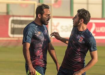 تفاصيل إصابة أكرم توفيق بالرباط الصليبي في مران الأهلي منافسة مع كهربا وبكاء شديد