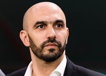 الركراكي يحذر فيورنتينا من خسارة سفيان أمرابط ويوجه رسالة إلى تشيلسي بشأن زياش