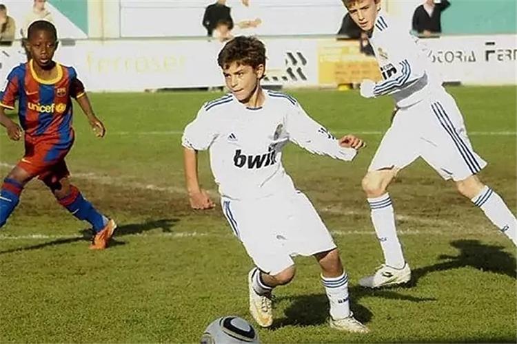 جوليان ألفاريز في اختبار مع ريال مدريد