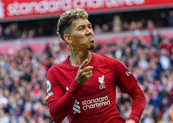 ليفربول يفكر في قرار بشأن مستقبل فيرمينو