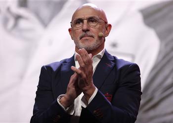 مدرب إسبانيا حاولت إقناع بوسكيتس بعدم الاعتزال والباب مفتوح أمام الجميع