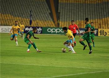 فيديو بـ10 لاعبين المصري يفوز على الإسماعيلي بهدف في الدوري