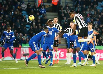 فيديو نيوكاسل يصعد إلى وصافة الدوري الإنجليزي بثلاثية أمام ليستر سيتي