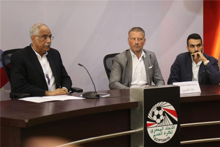 كلاتنبرج مع جمال علام رئيس اتحاد الكرة المصري