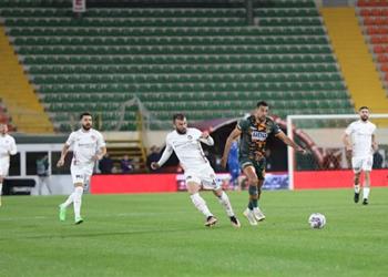 على طريقة زيدان فيديو كوكا يسجل هدف ا رائع ا في مباراة ألانيا سبور وقيصري سبور