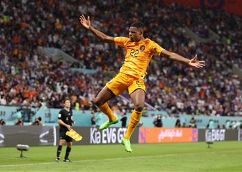 دينزل دومفريس يحقق رقم ا تاريخي ا في مباراة هولندا وأمريكا بكأس العالم