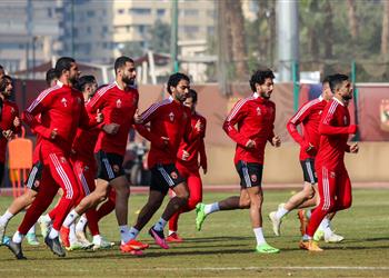 مران الأهلي كولر يحاضر اللاعبين وتدريبات متنوعة استعداد ا لـ بيراميدز