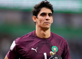 تقارير صراع إنجليزي ألماني على ضم ياسين بونو في يناير