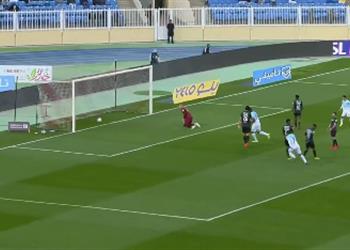 فيديو صالح العمري يقلص الفارق ويسجل هدف أبها الأول أمام اتحاد جدة