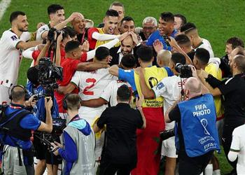 وليد الركراكي أسمح للاعبي منتخب المغرب بلمس رأسي لجلب الحظ