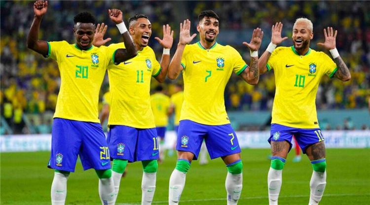 احتفال لاعبي البرازيل