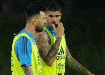 بعد أنباء إصابته دي بول يبعث برسالة قبل مباراة الأرجنتين وهولندا