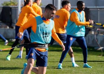 رغم عدم الإعلان الرسمي أوباميانج يشارك في تدريبات برشلونة