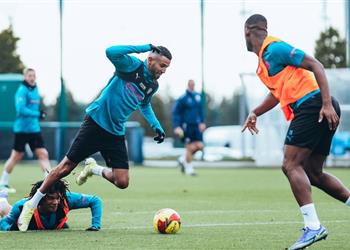 رياض محرز يعود إلى تدريبات مانشستر سيتي