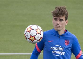 أتلتيكو مدريد يخشى المخاطرة بـ جريزمان أمام برشلونة ويستعيد الثنائي المصاب