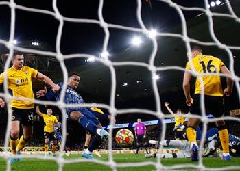 فيديو في غياب النني آرسنال يخطف فوز ا هام ا من ولفرهامبتون بـ10 لاعبين