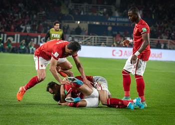 تشكيل الأهلي المتوقع أمام الهلال في كأس العالم للأندية محمد عبد المنعم أساسيا وشريف يقود الهجوم