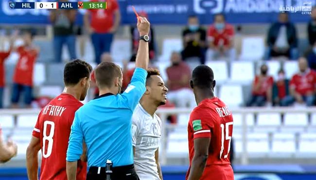 طرد ماثيو بيريرا في مباراة الاهلي والهلال بكاس العالم للاندية