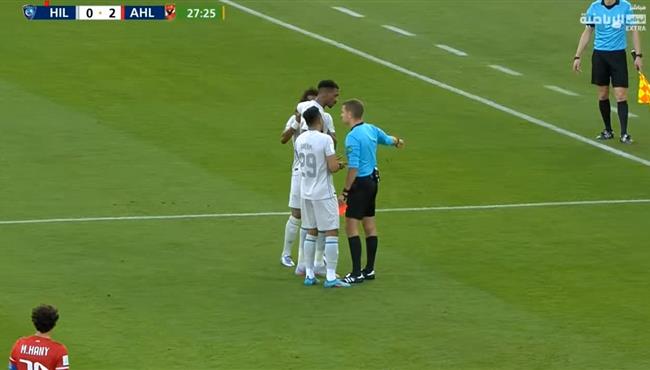 طرد محمد إبراهيم كنو في مباراة الاهلي والهلال بكاس العالم للاندية