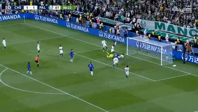 العارضة تحرم تشيلسي من تسجيل هدف امام بالميراس