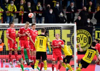 فيديو ثنائية رويس ت عيد بوروسيا دورتموند لسكة الانتصارات بثلاثية في يونيون برلين