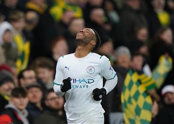 ستيرلينج يوجه تحذير ا لـ ليفربول في سباق لقب الدوري الإنجليزي