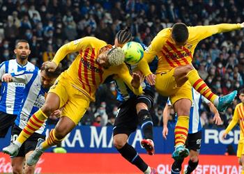 شكوك حول جاهزية أراخو لمباراة برشلونة ونابولي في الدوري الأوروبي