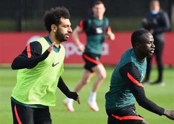 قبل مباراة ليفربول وإنتر كلوب يوضح ميزة عدم تناول محمد صلاح وماني للكحول