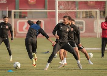 مران الأهلي انتظام علي معلول وبيرسي تاو يواصل التأهيل