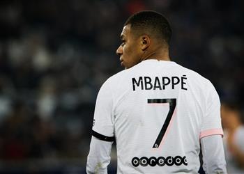 ذا أثلتيك مبابي يرفض عرضين من باريس سان جيرمان لتجديد عقده