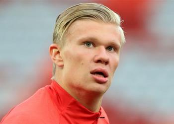 ميتشو تحدثت مع هالاند وبرشلونة سيكون خيار ا جيد ا له