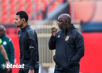 موسيماني أعرف من حرض جماهير صن داونز ضد لاعبي الأهلي وقدمت حياتي لهم