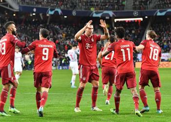 كيميش ومولر بعد تعادل بايرن ميونخ أمام سالزبورج القبعات ت رفع لنا