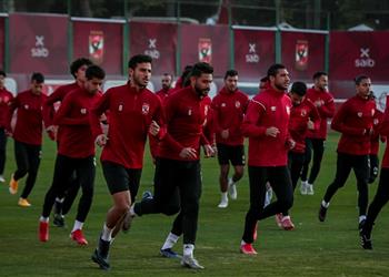 الأهلي يعلن سلبية مسحة اللاعبين والفريق يتدرب في الثالثة عصر ا