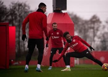 مانشستر يونايتد يستعيد ثنائي الفريق قبل مباراة ليدز يونايتد