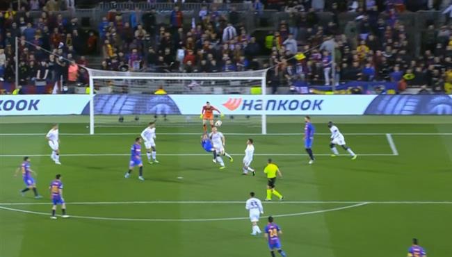 لوك دي يونج كاد ان يسجل هدف مقصية عالمي في الوقت القاتل امام نابولي