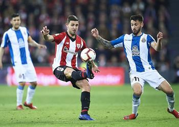 فيديو لاعبو أتلتيك بلباو يتضامنون مع ألفاريز بـ لفتة رائعة بعد انتصاره على السرطان