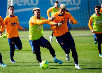 ورطة دفاعية فحص طبي يحدد موقف لاعب برشلونة من اللعب أمام فالنسيا