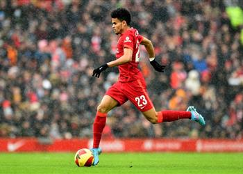 فيديو لويس دياز يسجل هدف ليفربول الثالث أمام نورويتش سيتي