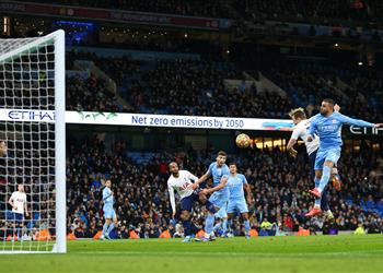 فيديو هاري كين يقدم هدية لـ ليفربول ويمنح توتنهام فوز ا مثير ا على مانشستر سيتي