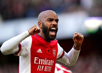 ليون يؤكد رغبته في استعادة لاكازيت من آرسنال