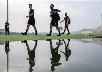 طائرة تجسس تتسبب في إيقاف مران منتخب مصر وكيروش يشكو لـ كاف