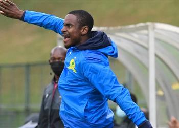 بسبب الأهلي مدرب صن داونز ينتقد أداء لاعبيه في مباراة المريخ