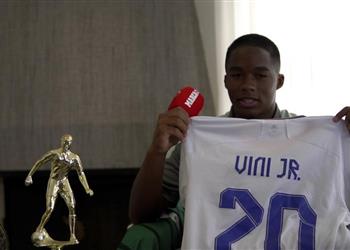 على طريقة هالاند موهبة بالميراس يظهر في ريال مدريد بعد زيارة معقل برشلونة