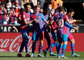 رسمي ا أوباميانج يسجل أول هاتريك مع برشلونة بعد احتساب هدف بيدري له