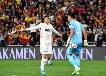 فيديو تقارير حارس جوزتيبي يهاجم مصطفى محمد بعد فوز جالطة سراي القاتل