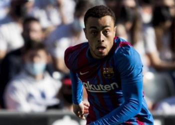 لاجازيتا ناد إيطالي مهتم بالتعاقد مع ديست من برشلونة